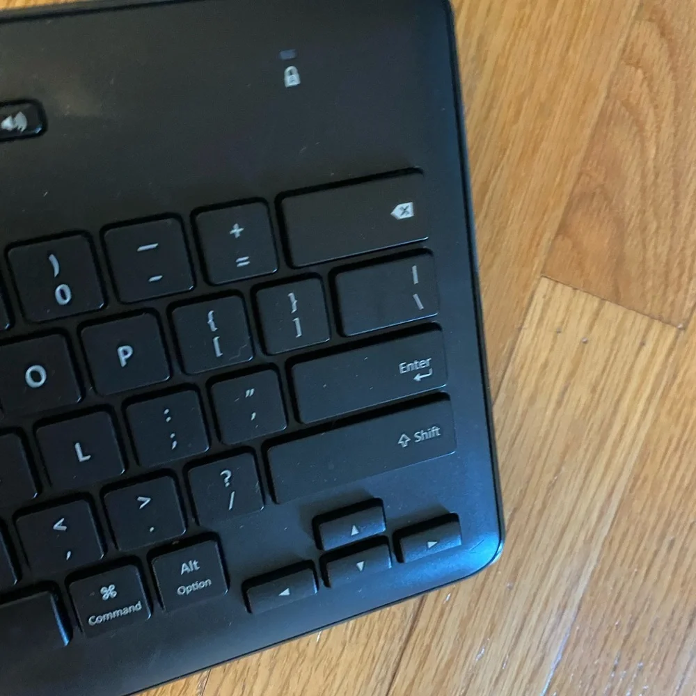 Bellin Wired Keyboard for iPad with Lightning connector
